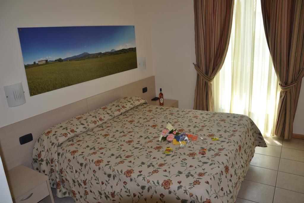 Locanda Le Palafitte Μπαρντολίνο Δωμάτιο φωτογραφία